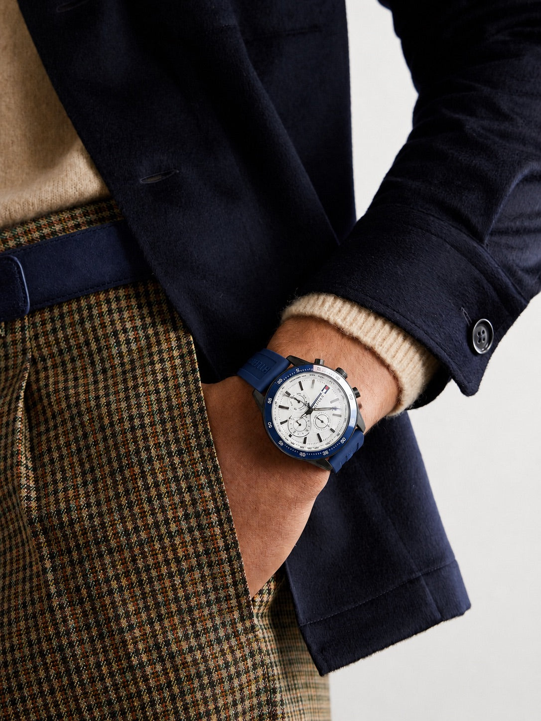 RBR011 - Tommy Hilfiger Rubber Strap Watch Modern Style For Men